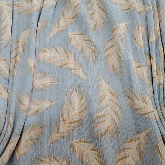 COLD SHOULDER TOP - Picture 2 of 5